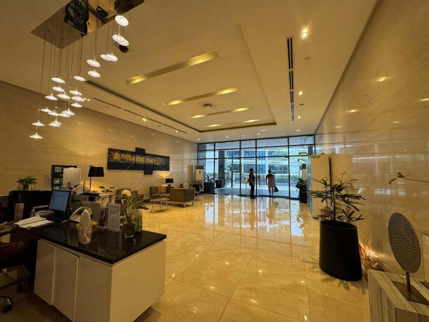 Studio At Viceroy T4 Florence Way Манила Экстерьер фото